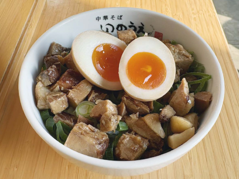 煮卵チャーシュー丼